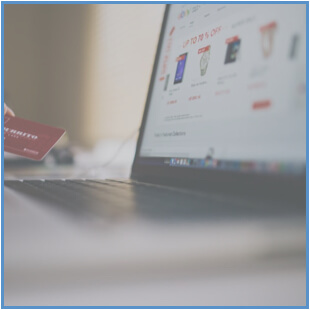 Supports combined payment methods, pushes batch payment tasks to the treasury system, and records the payment reference on the expense form